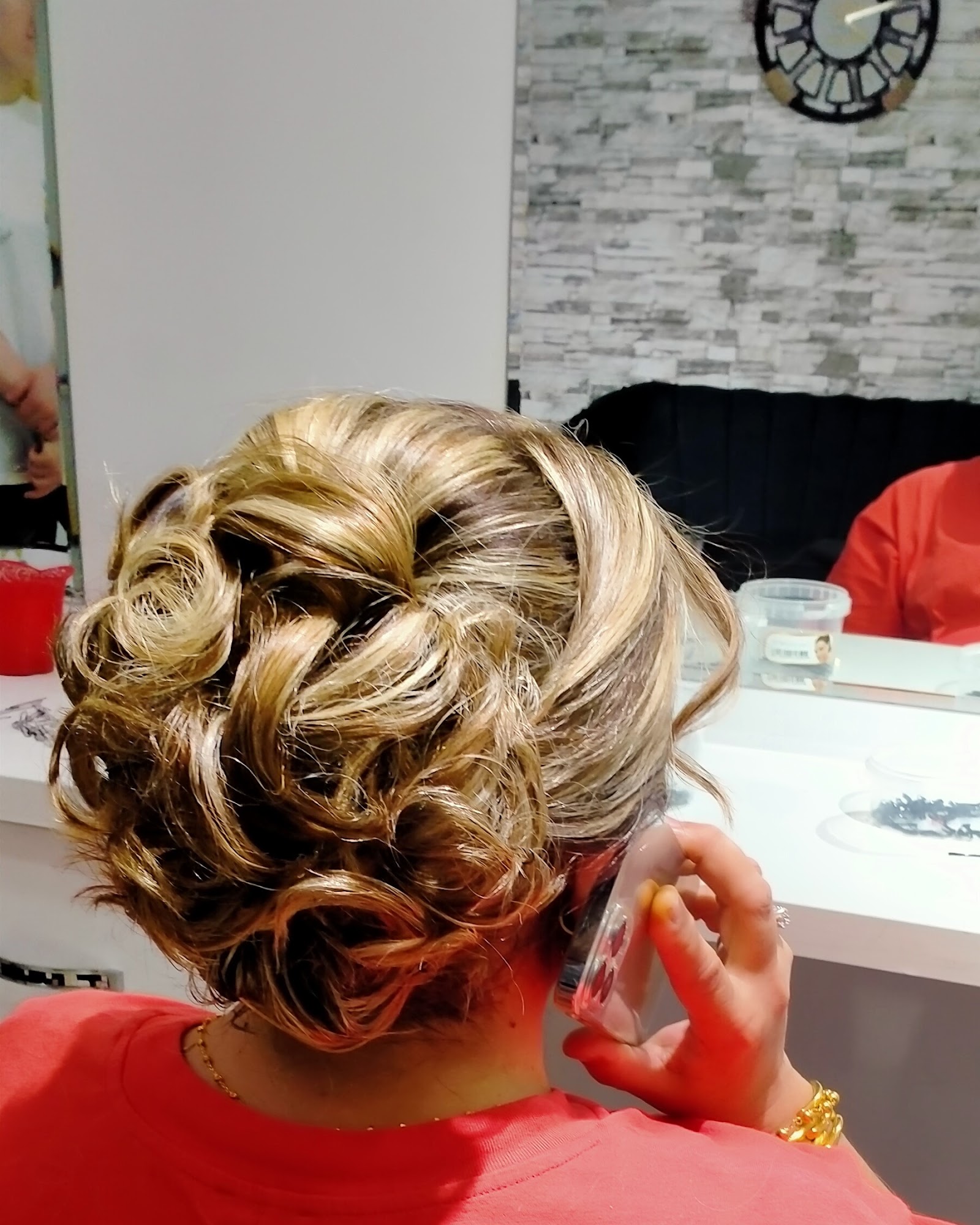 Dilara Bayan Kuaförü