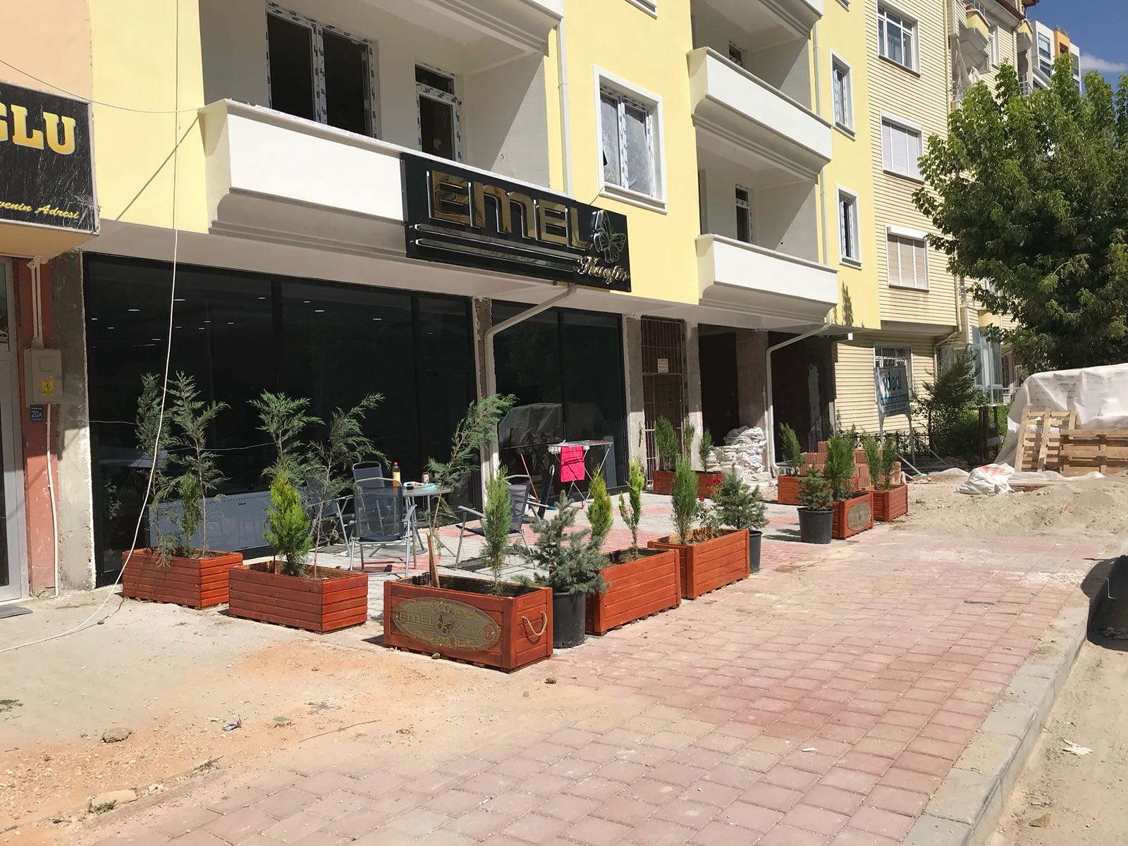 Emel Bayan Kuaför Salonu