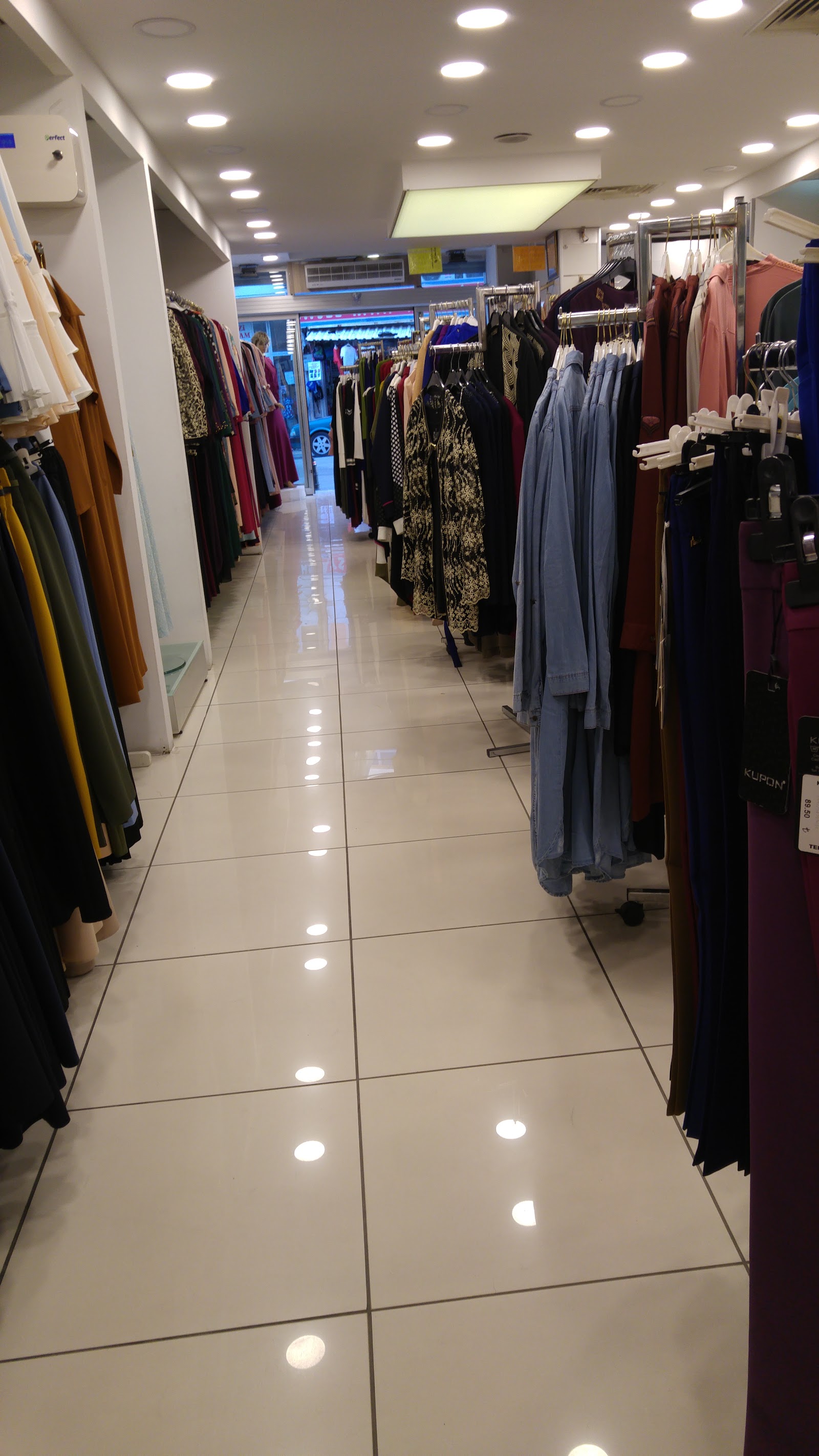 Özcengizler Konfeksiyon Ve Gelinlik kır düğünü mekanı — Merkez