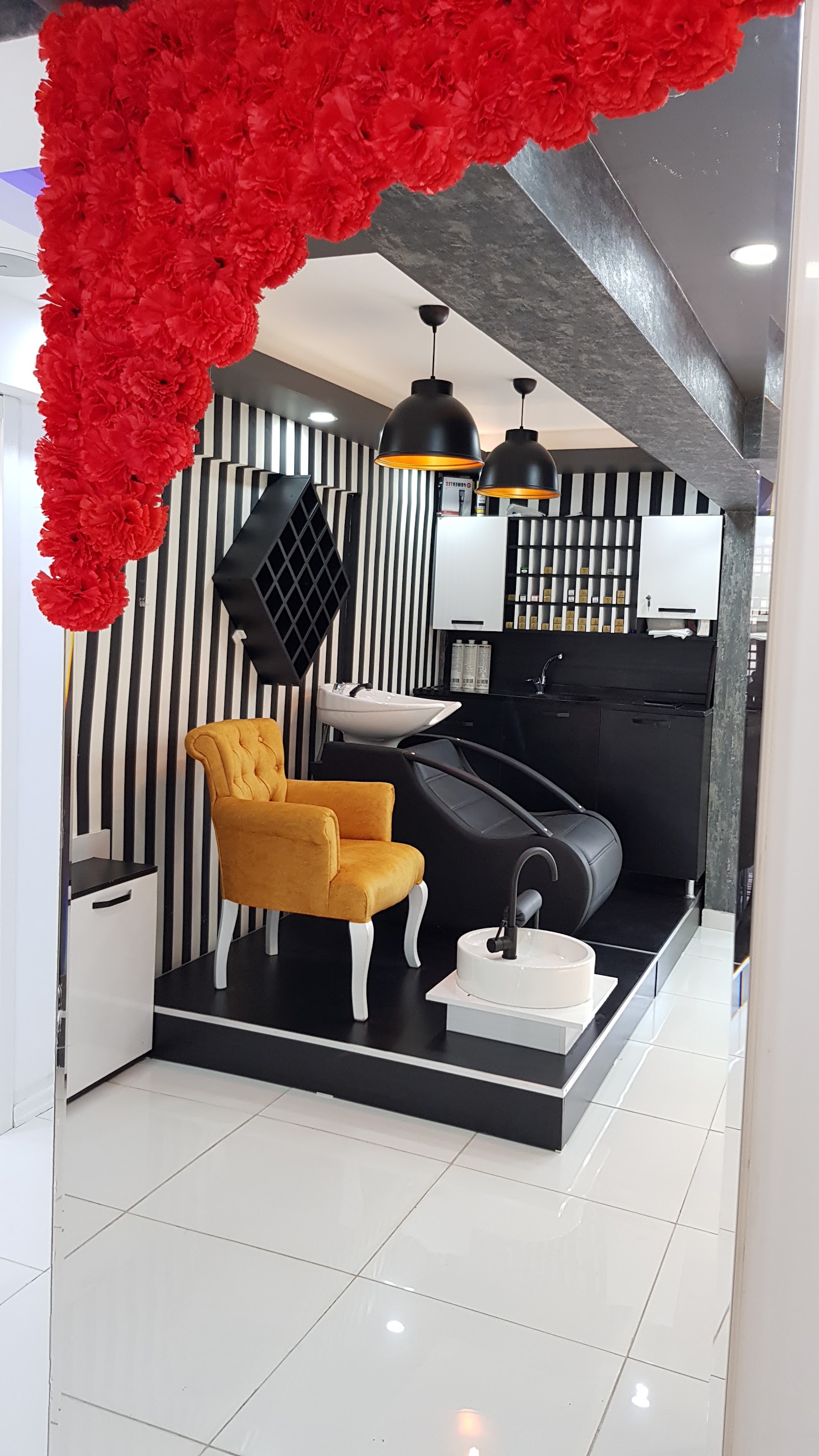 SALON EMİNE & DENİZ